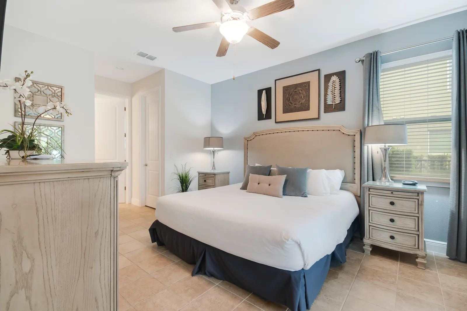 Master suite with king bed